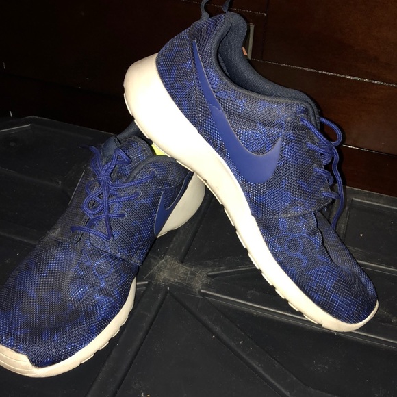 nike shoes with flower pattern